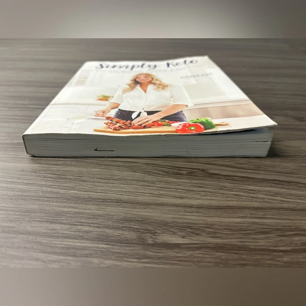 Simply Keto: A Practical Approach to Health & Weight Loss - Suzanne Ryan
